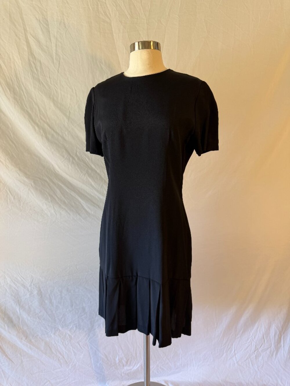 Vintage Jessica Howard Black Dress with Short Sleeves and Ruffle